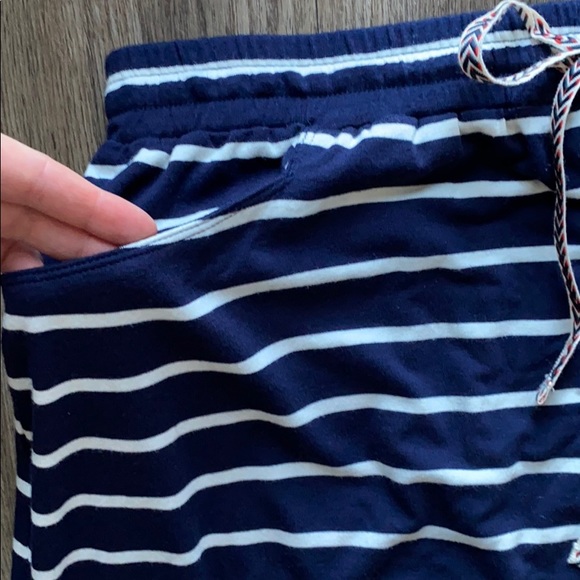 Max Studio Striped Maxi Skirt With Pockets - Picture 3 of 11